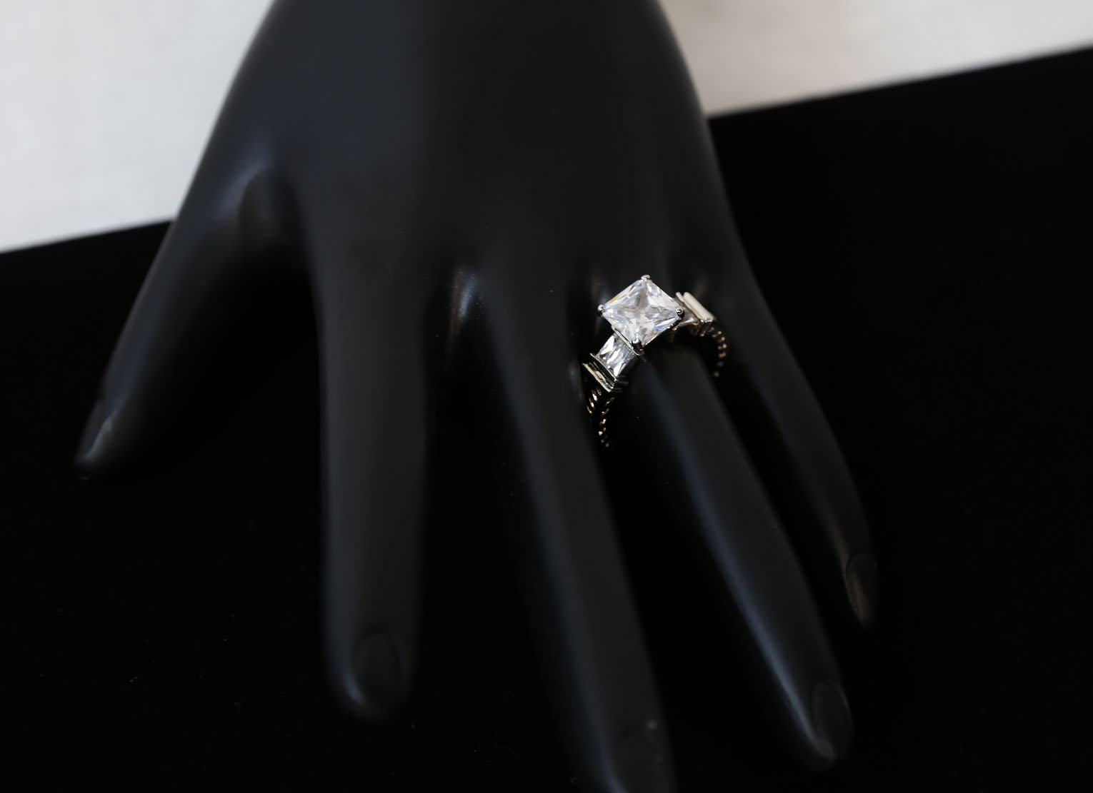 Diamond Engagement White Gold Ring